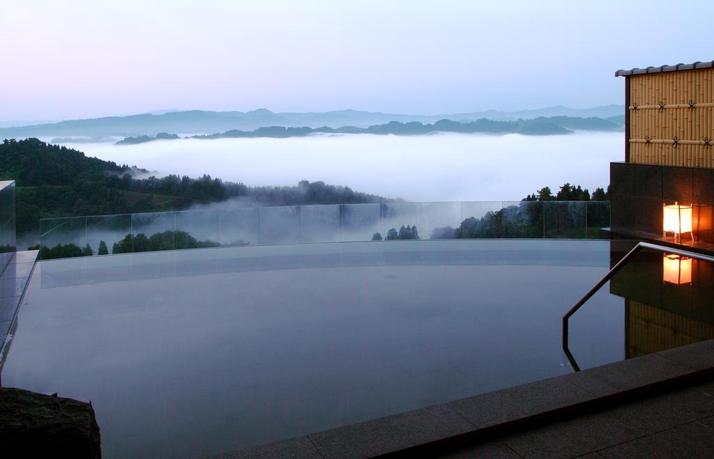 Unkai Hotel Tokamachi Bagian luar foto